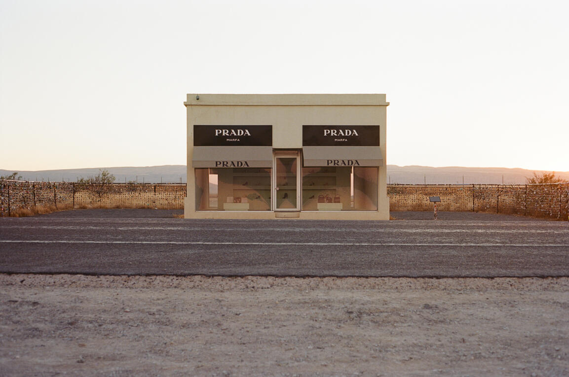 Prada Marfa, Valentine - Kodak Ektar 100