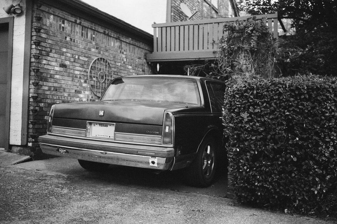 1985 Oldsmobile 98 Regency, Addison - Ilford XP2 Super