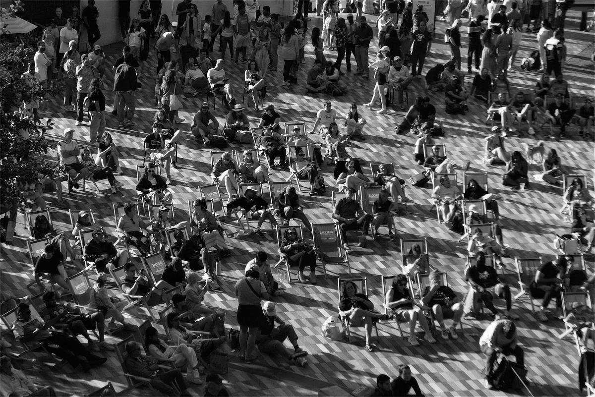 photograph of people from atop the Vessel