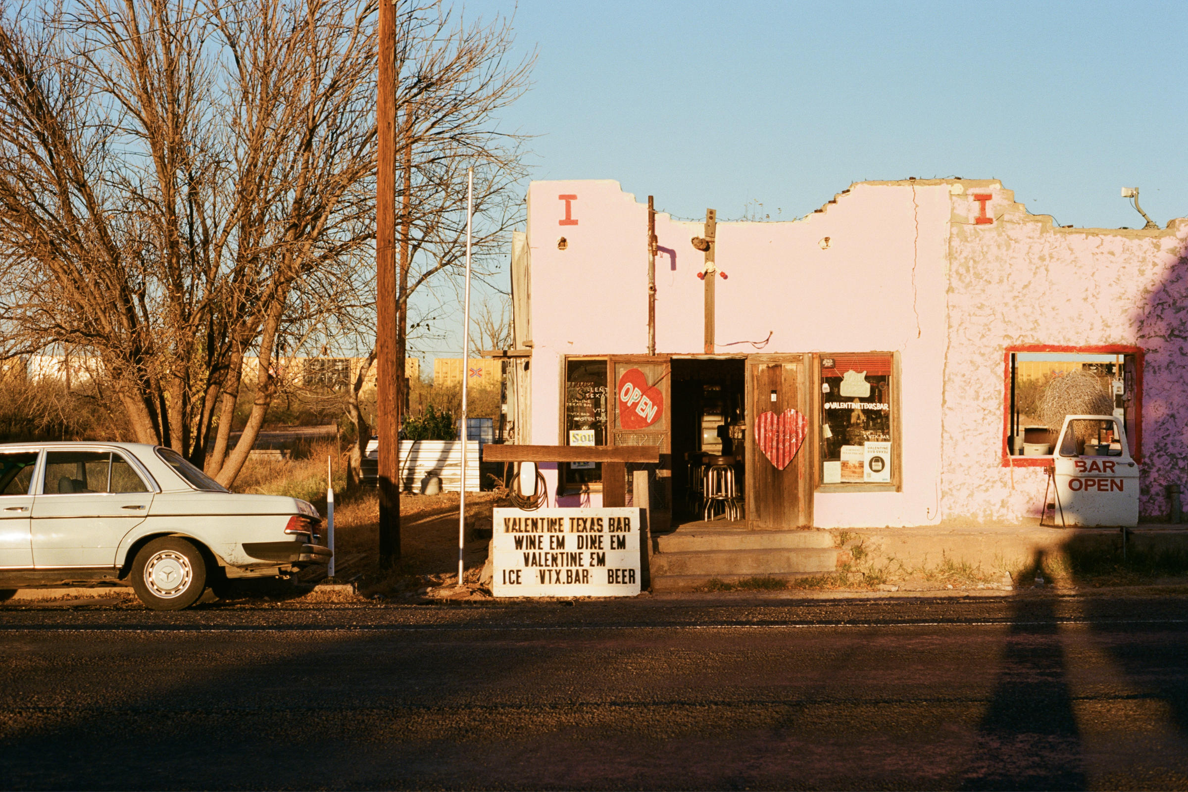 photograph of Valentine Texas Bar